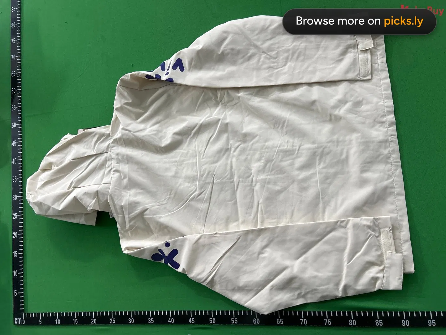 QC photo: Windbreaker